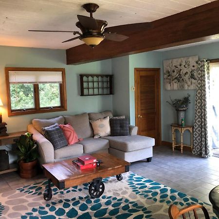 1 Bed Cottage, Partial Waterviews & Water Access Westport Bagian luar foto