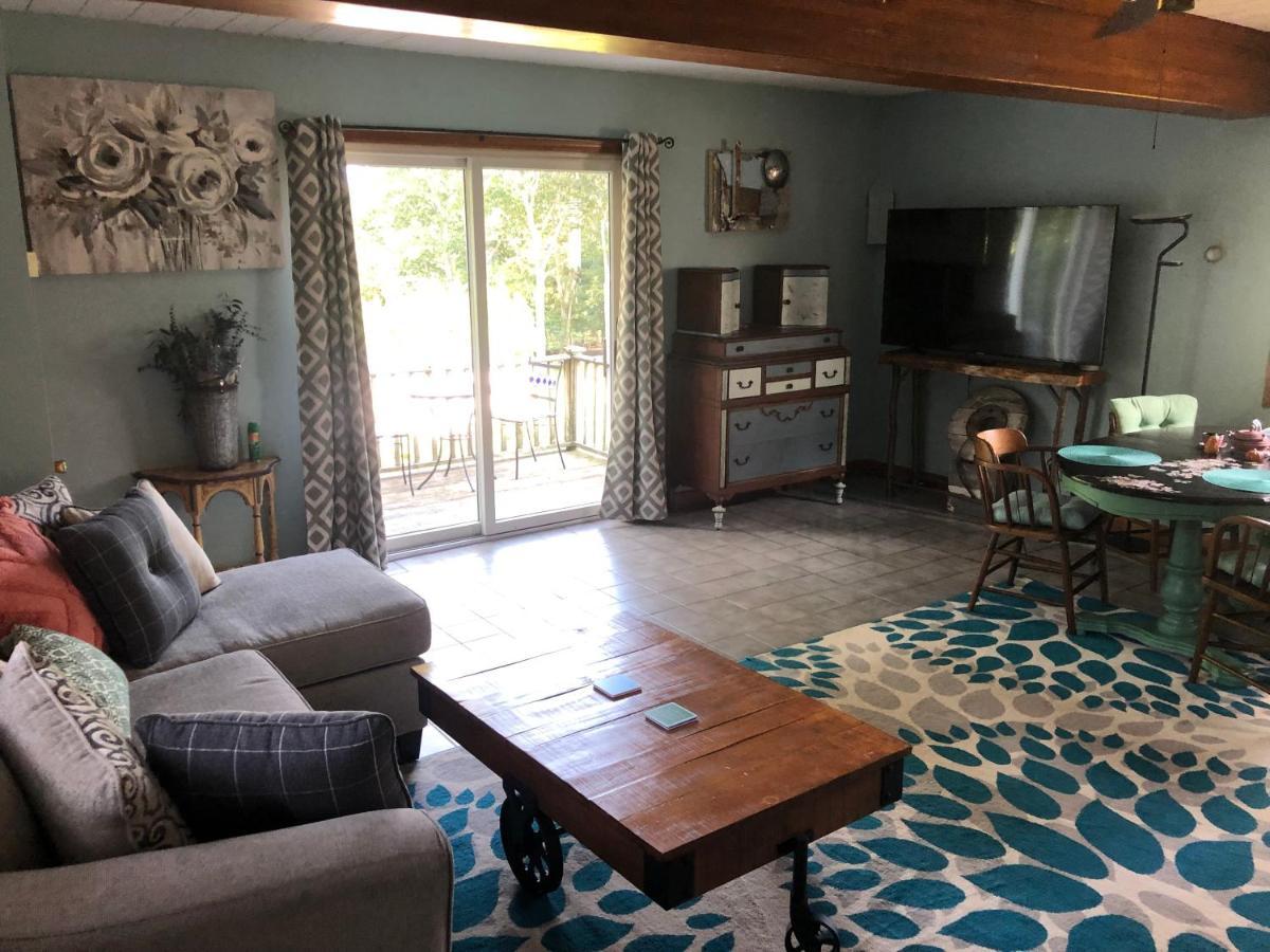 1 Bed Cottage, Partial Waterviews & Water Access Westport Bagian luar foto