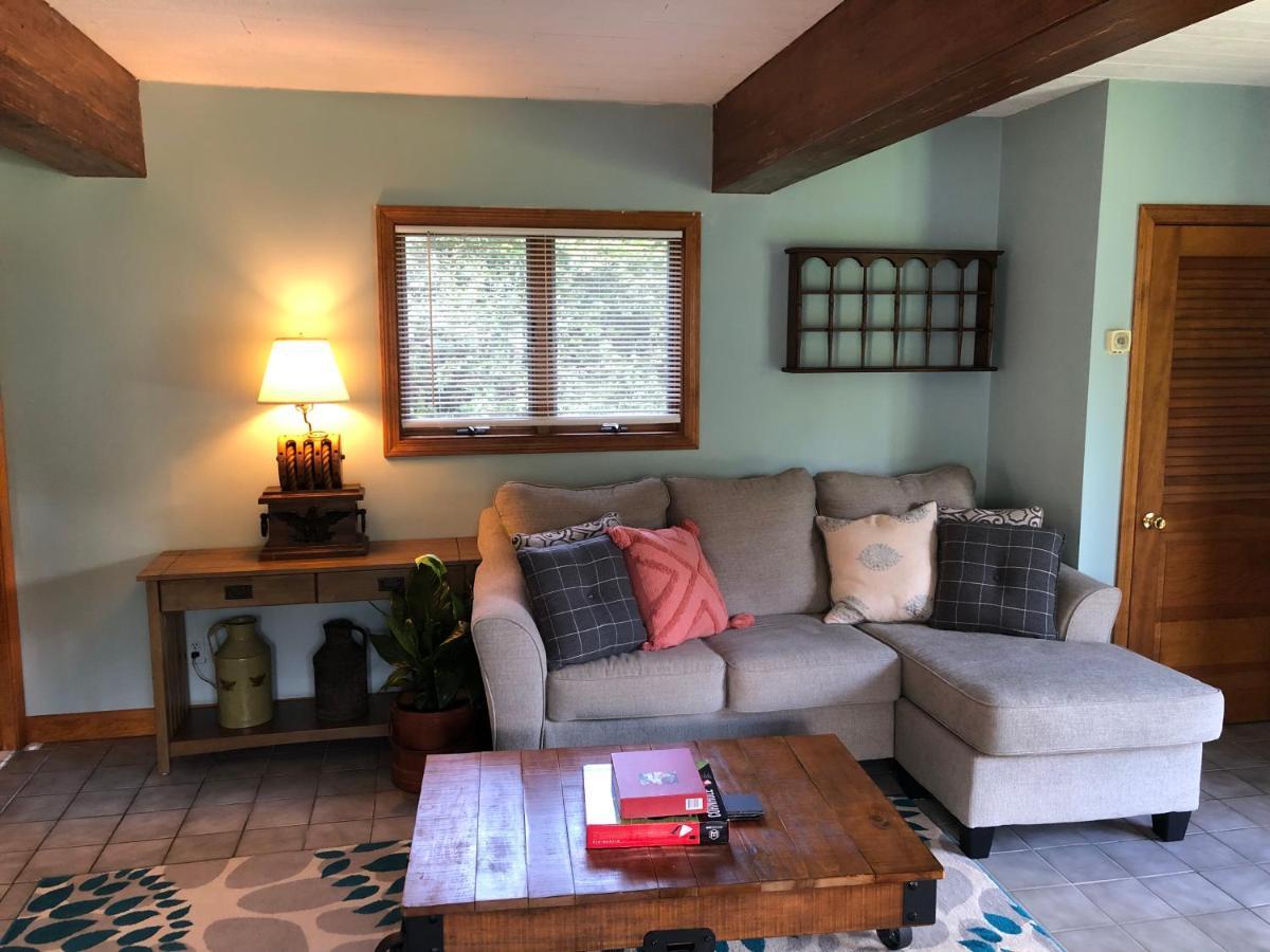 1 Bed Cottage, Partial Waterviews & Water Access Westport Bagian luar foto